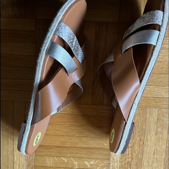 Cole Haan Brown/Gold/Silver Leather Strappy sandals in Size 9 - Picture 3 of 5